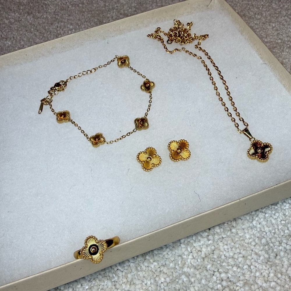 Gold Clover Jewelry Set Necklace Earrings Ring Bracelet